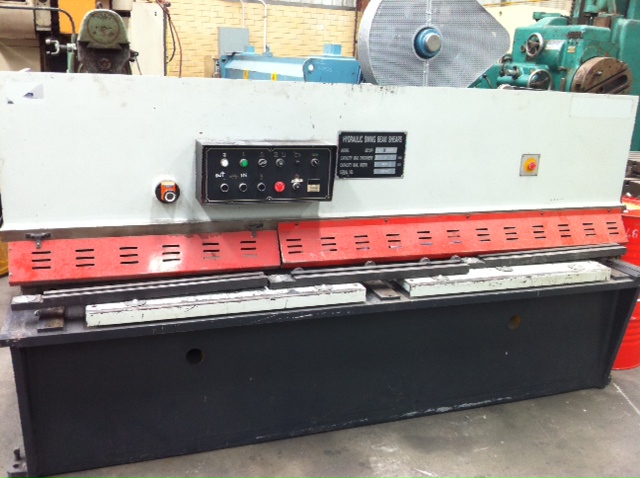 USED GUILLOTINE 2.5M X 4MM